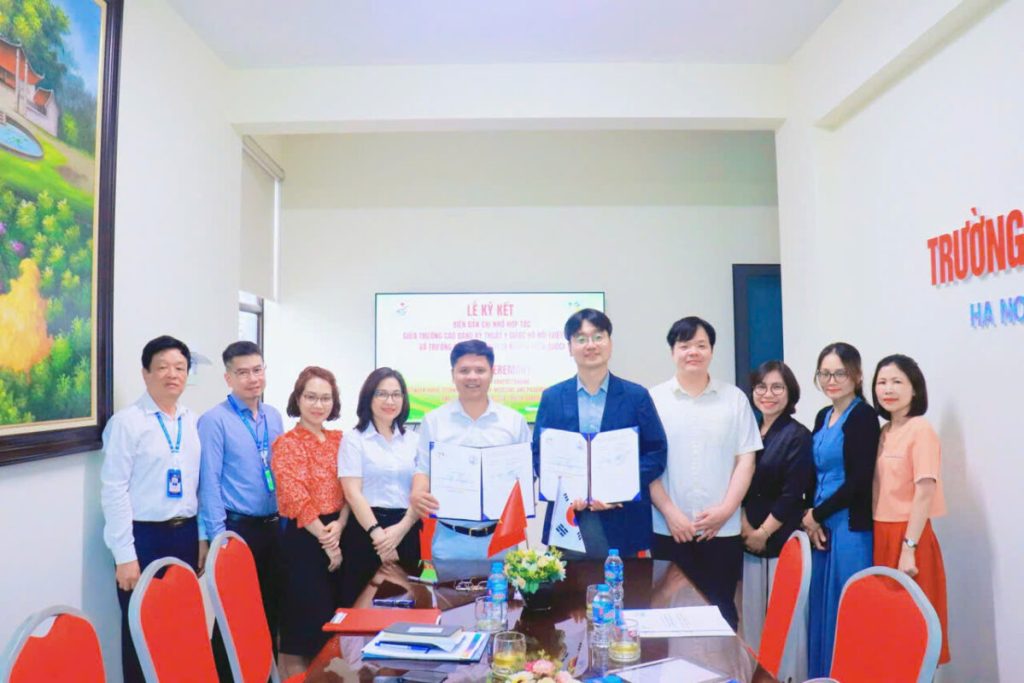 Trường Cao đẳng Kỹ thuật Y Dược Hà Nội ký kết hợp tác với Trường Cao đẳng Jeonju Kijeon (Hàn Quốc), mở rộng hội nhập giáo dục quốc tế