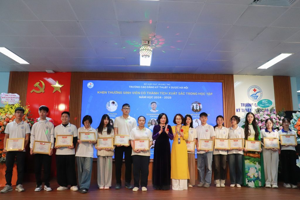 Lễ Khai Giảng Năm Học 2025–2026 và Kỷ Niệm 43 Năm Ngày Nhà Giáo Việt Nam tại Trường MPT