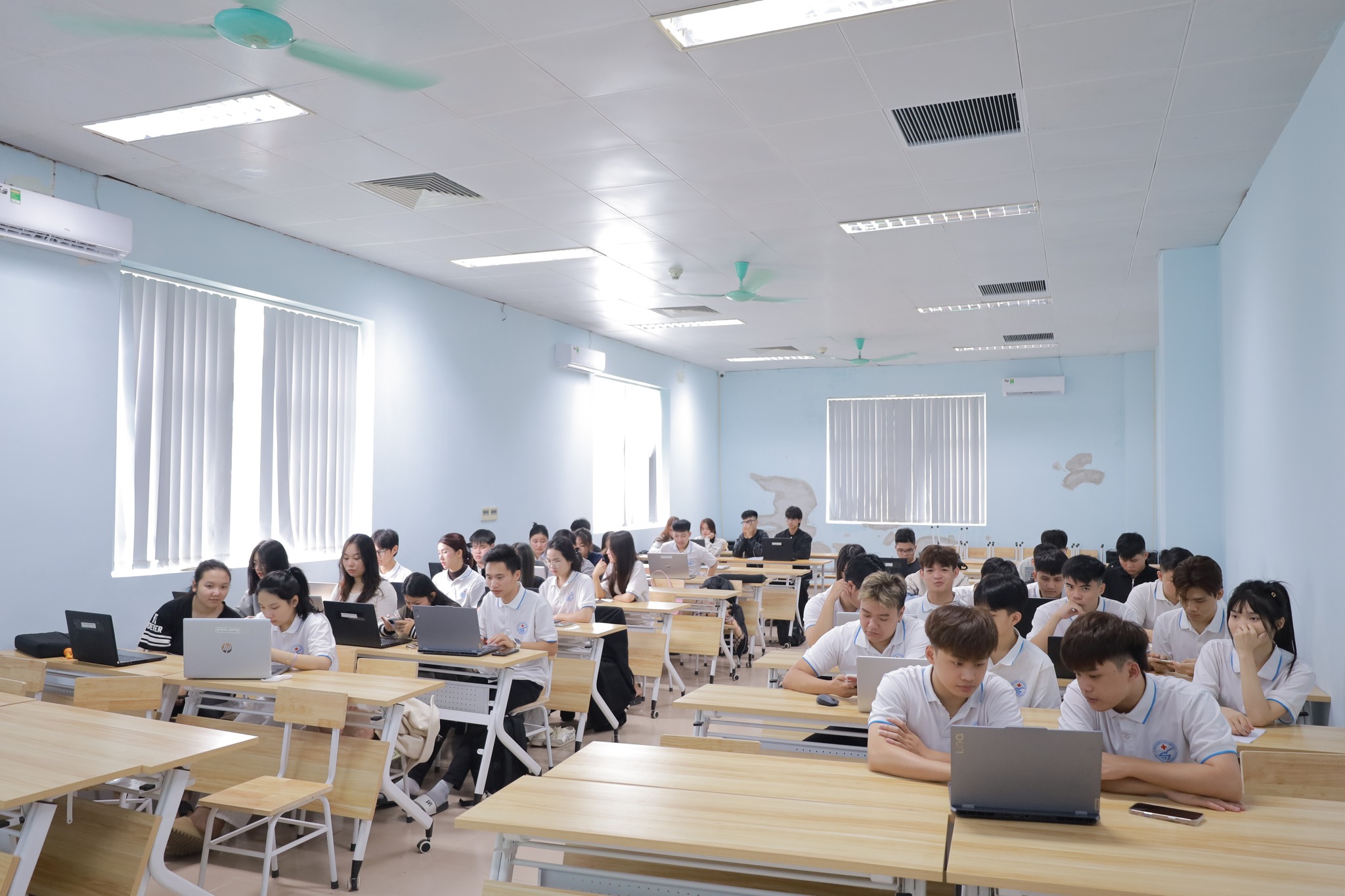 Điều dưỡng và Y tá có phải là một?