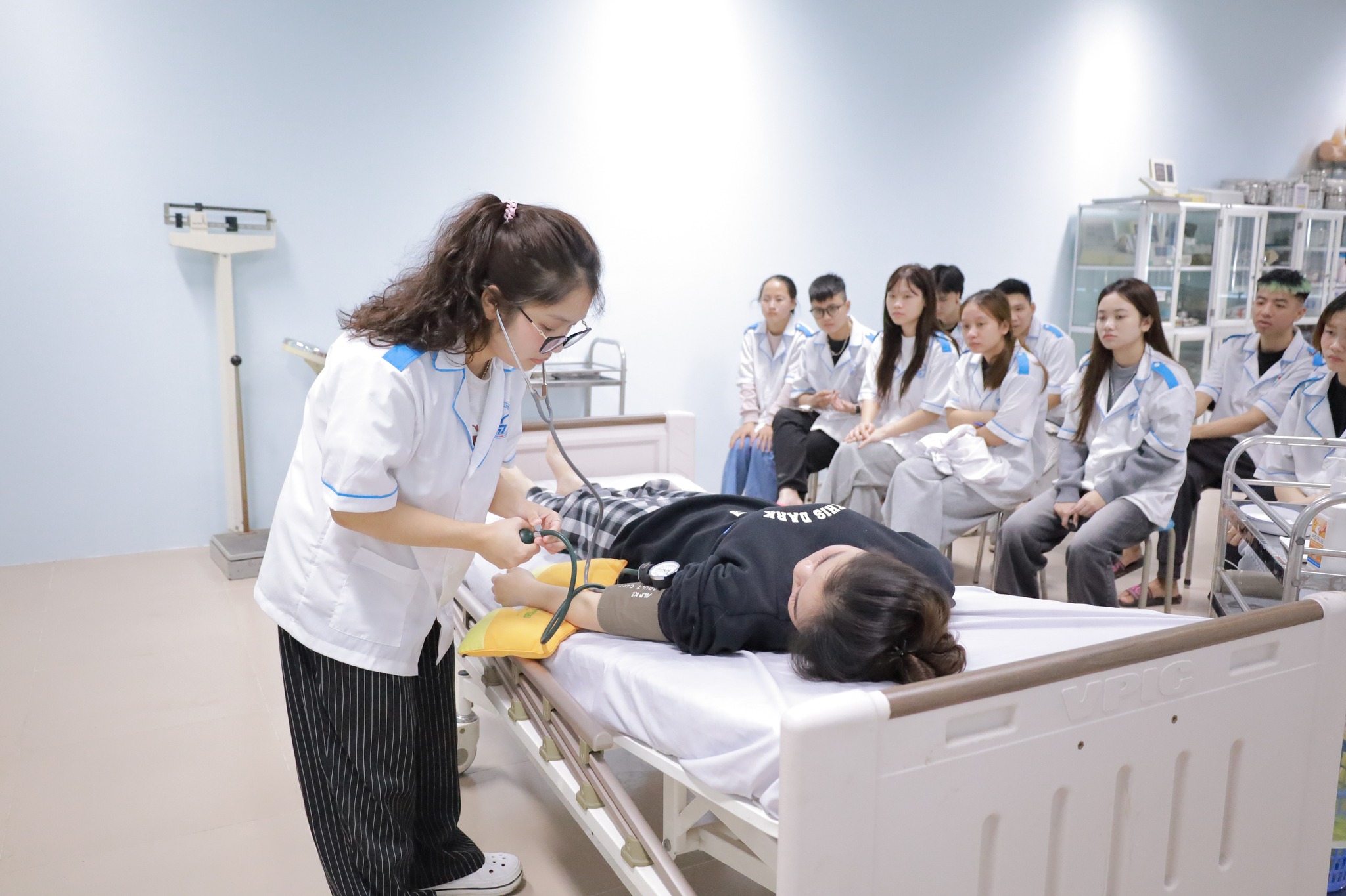 Có nên học Điều dưỡng không? 5 lý do khiến ngành này luôn thiếu nhân lực