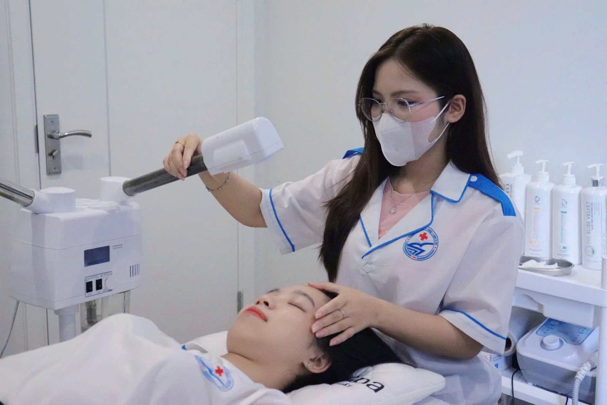 Xu hướng chăm sóc sắc đẹp 2026: Cơ hội vàng cho người trẻ